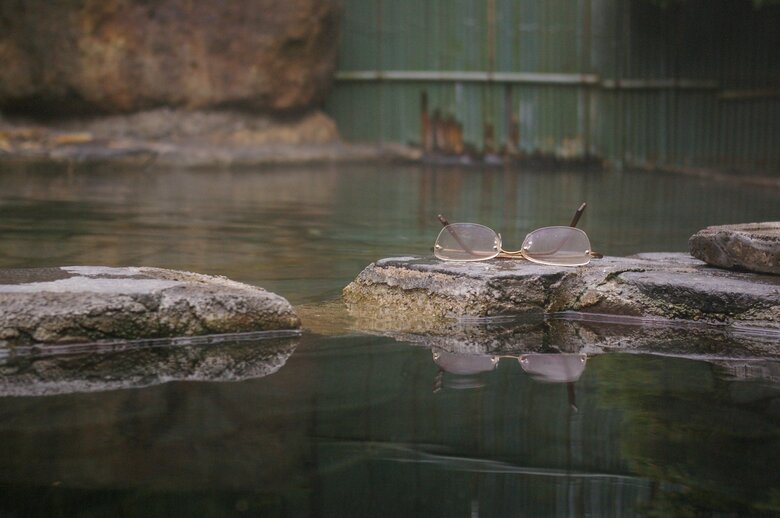 当然温泉等での使用も避けた方がいい（画像はイメージ）