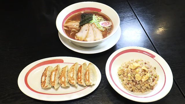 お得感を感じるセットメニューを注文する人が多い