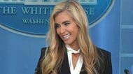 トランプ政権新報道官　初会見は15分足らずで切り上げ　質問は保守系メディア3社のみ　トランプ大統領は「とても良かった」