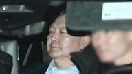 【騒然】裁判所前で支持者らが歓声を上げ…韓国・尹大統領が逮捕状審査に出席　興奮した支持者がフェンス越え裁判所に侵入するような騒動も　早ければ今夜遅くにも判断か