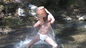 新型コロナで影響 蘇民祭 来年の開催祈り 水被り <岩手・奥州市>
