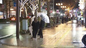 “時短要請解除”でも人は少ないまま…駅前の飲食店では店先で客待つ店員の姿目立つ「本当に人がいない…」