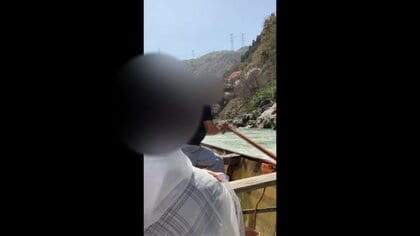 【独自】「おさえろ、おさえろ！」「キャー」舟が大きな岩に衝突…船頭2人死亡の京都・保津川下り事故の瞬間　事故から2年、慰霊式行われる