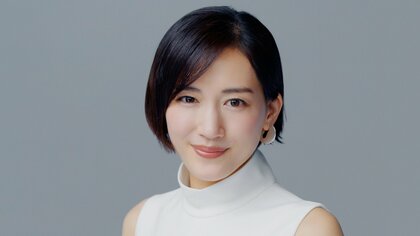 綾瀬はるか　ノースリーブの白ワンピ姿がそのままアバターに　「ほっぺがピンクでかわいい」