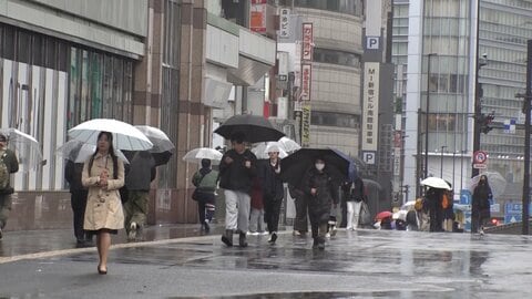 各地で待望の恵みの雨…大人気の子ザル「パンチ君」も雨宿り　都心でも117日ぶりのまとまった雨　気温も急低下