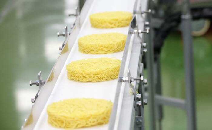 10年以上かけて開発した独自技術「凄麺ノンフライ麺製法」