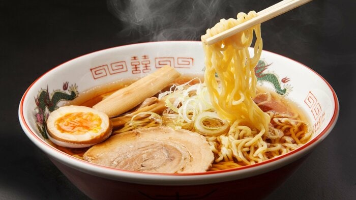 朝早くからラーメンを食べる文化もある(画像はイメージ)