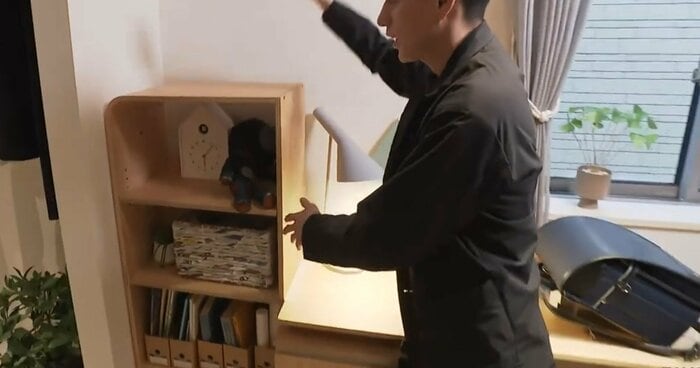 背丈の低い家具に下に重いもの、上に軽いものを置く