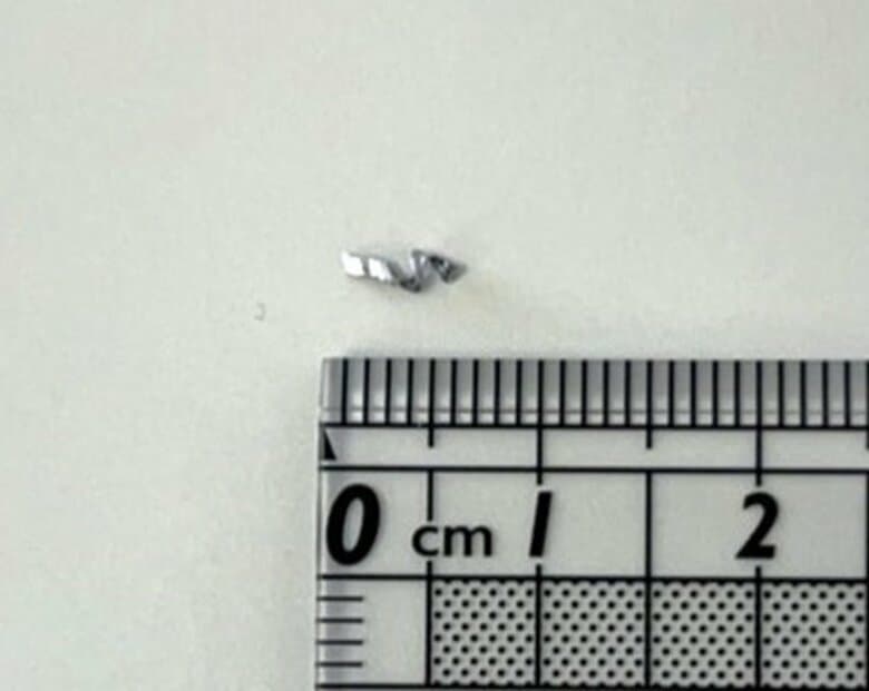 【ピリ辛チキン丼に金属片】小学校の学校給食に”5ミリの金属片”が混入…児童が配膳中に発見、健康被害なし＜北海道・北斗市＞｜FNNプライムオンライン