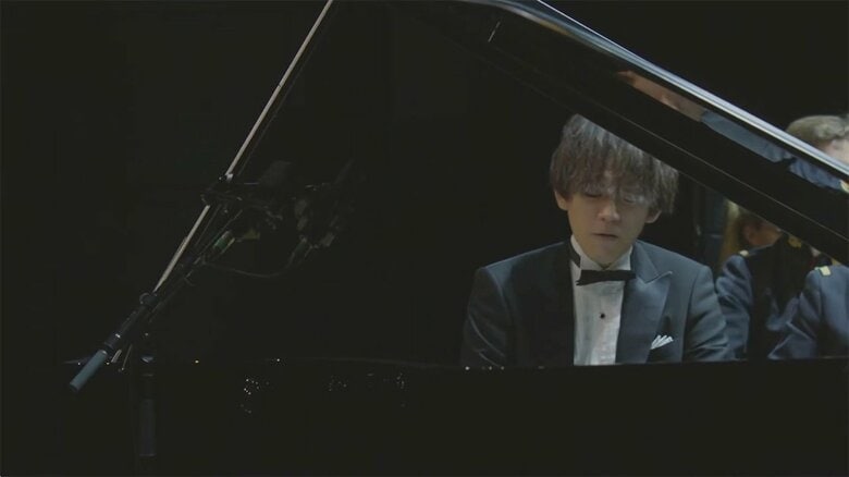 優勝した亀井聖矢さん(20)「Fondation Long-Thibaud, Toi Toi Productions」