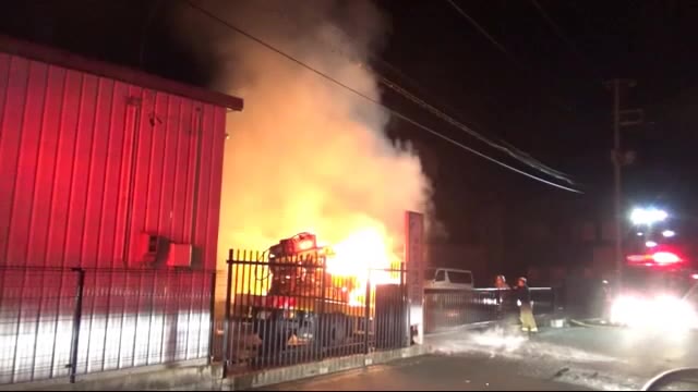 トラックなど4台焼く火事 会社敷地内で 前日にも同社所有の乗用車燃える火事 関連性含め捜査<岩手県>