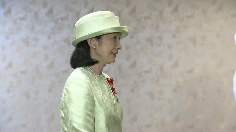 第61回献血運動推進全国大会の表彰者らと懇談される紀子さま