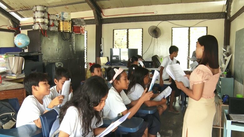 小さな島には小中学校がある