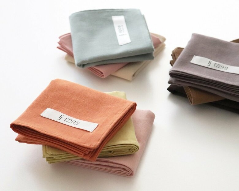 「FOOD TEXTILE」の生地を使用したハンカチ