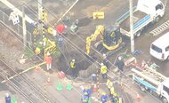 地震の影響か　石巻市の踏切で道路が陥没　ＪＲ仙石線の一部区間など終日運休〈宮城〉