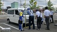 渋滞中の車列をすり抜け道路を横断か　70代女性が軽ワゴン車にはねられ意識不明の重体　福井市の通称フェニックス通り