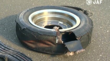 「タイヤ空気圧」低いと高速道で破裂も…主な原因と普段から出来る対策は