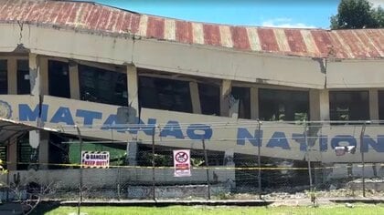 フィリピン沖M8.2地震 少なくとも35人死亡 建物倒壊も　行方不明者の捜索続く　地元紙報道