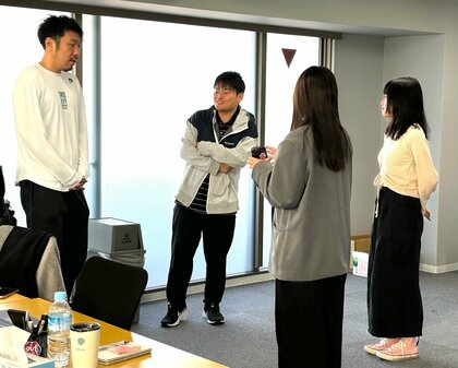 月曜日の朝礼を明るくハッピーに!ハッピーシェア導入の効果とは!?