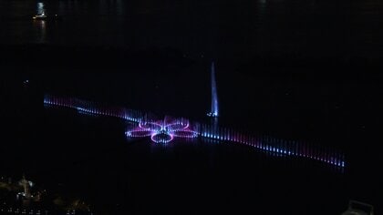 お台場の世界最大級噴水「東京アクアシンフォニー」上演始まる　毎日午前11時～午後9時まで　小池都知事「昼も夜も楽しめる街に」