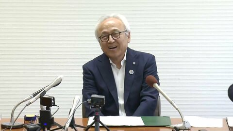 「海外旅行は続けます･･･あ、海外活動です」県議会のハワイ視察で1泊11万円のリゾートホテル　会見でまさかの言い間違え　議長が釈明も「海外視察は続ける」