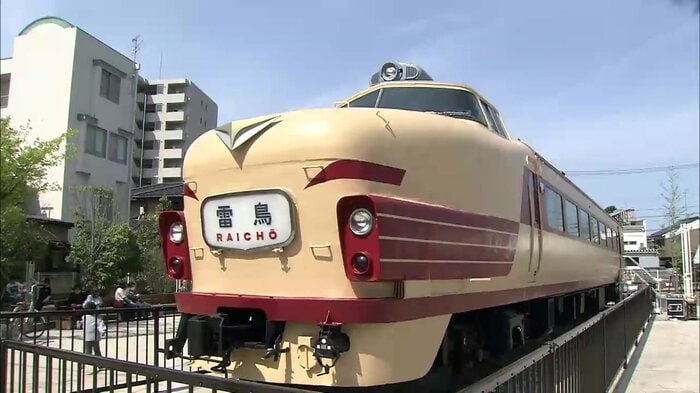 石川県小松市でそのボンネット型車両と連結して展示予定