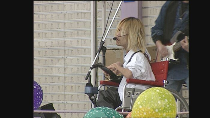 1998年のアートパラリンピックで演奏