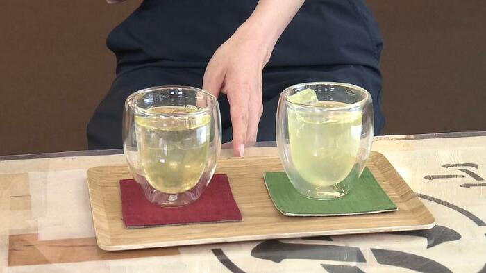 左)冷茶 右)水出し緑茶