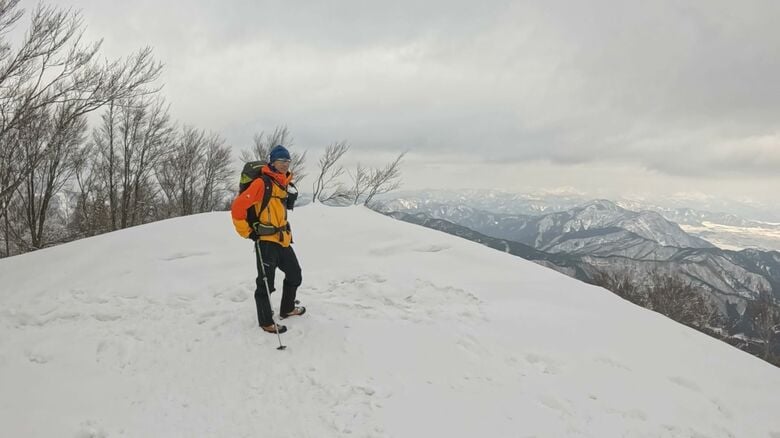 岳人を魅了する厳冬期の山　雪をたくわえ白銀に染まる「銀杏峰」　福井で屈指の美しい山をガイドと登る｜FNNプライムオンライン