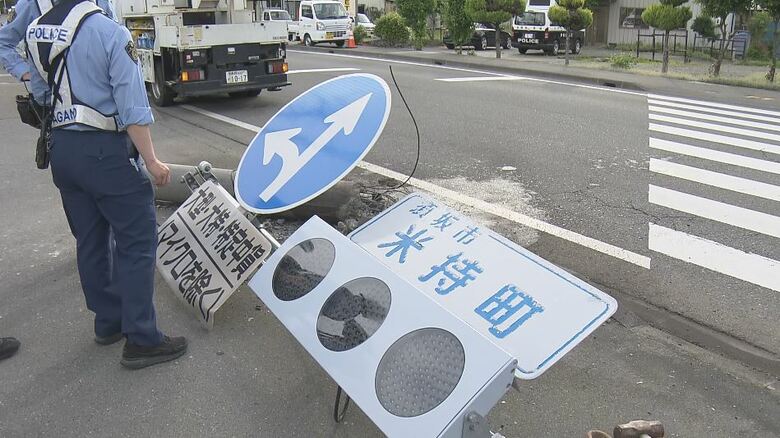 車が信号機の柱に衝突　助手席の男性が意識不明の重体　運転の女性も搬送　長野県須坂市の国道　｜FNNプライムオンライン