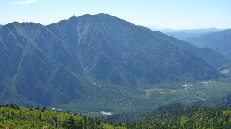 「足をひねって動けない」兵庫県の69歳男性が下山中に転倒、膝をけが　ヘリコプターで救助　北アルプス霞沢岳で遭難｜FNNプライムオンライン