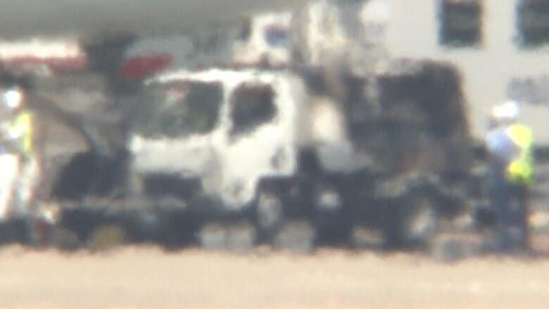 オーバーヒートで出火か…成田空港で電源車が焼ける火事　約10分後に消し止められけが人なし　旅客機にも燃え移らず運航に影響なし｜FNNプライムオンライン