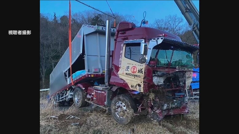 【独自】「ああ、もう死んだな」反対車線から突然SUVが…大型トラックが路肩に落下し大破…被害額3000万円　茨城・常陸太田市｜FNNプライムオンライン