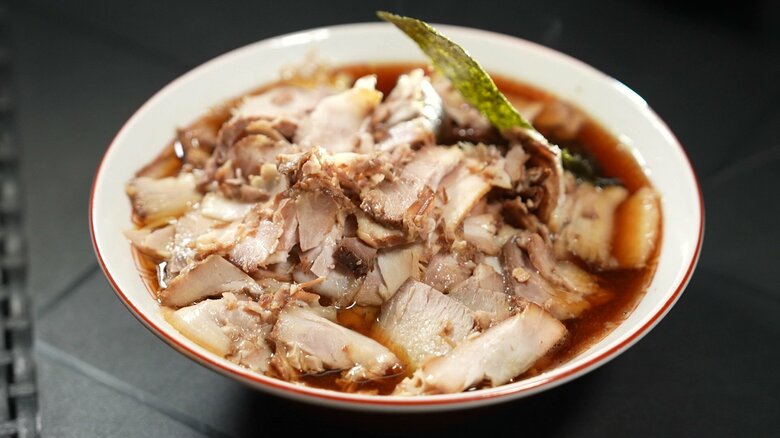 地元から世代を超えて愛される…“ふるさと”を思い出すラーメン店 2代目の女性店主が守る父の味｜FNNプライムオンライン