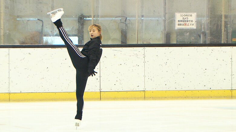 氷上練習をする坂本
