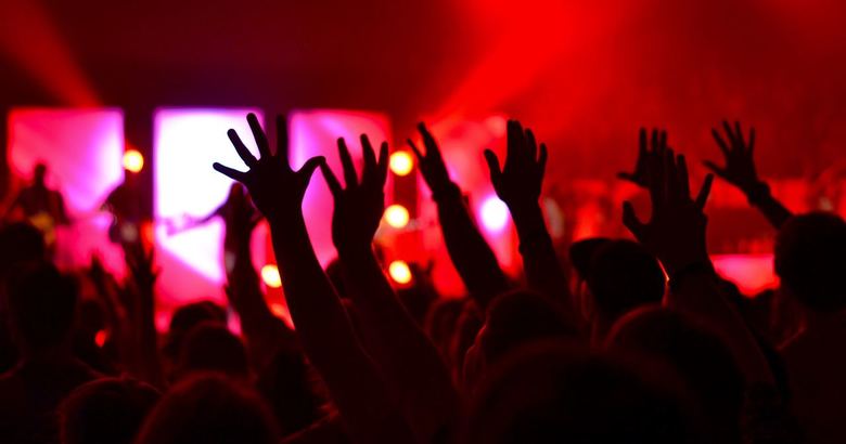 Youtubeの再生回数7.3億回を突破した人気曲がチャートイン
