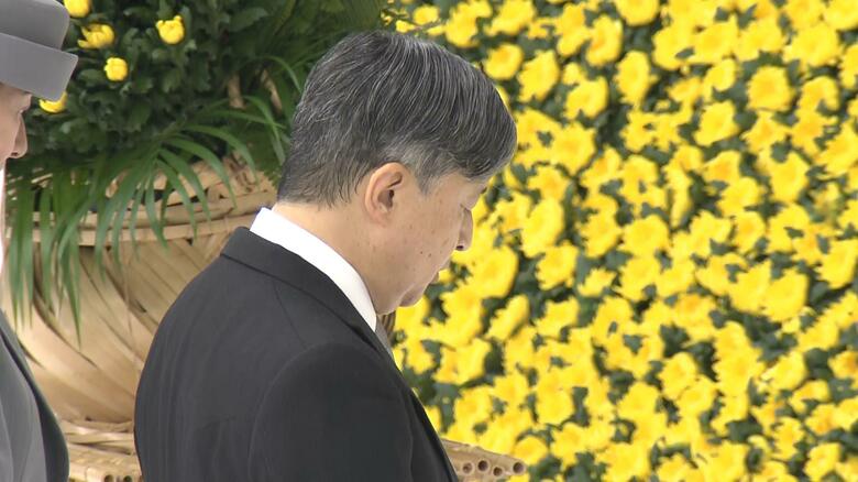 おことばを述べられる天皇陛下