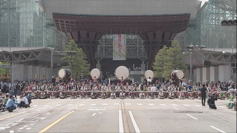 百万石行列の出発式を彩った「飛翔の刻」