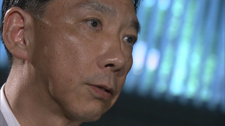 「衝撃を受けた」と話す半田課長