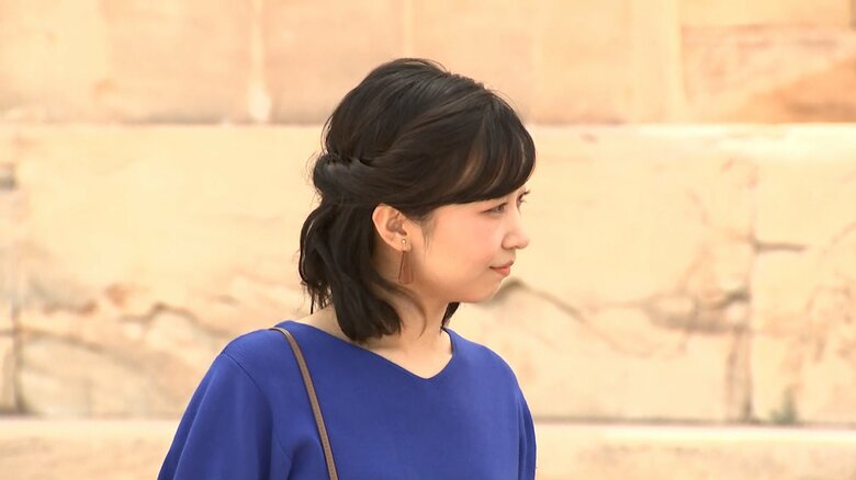 ギリシャの国旗カラー、青と白の装いでパルテノン神殿を視察された佳子さま