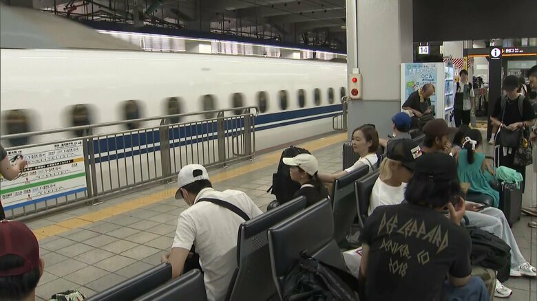 JR博多駅（午前10時過ぎ）