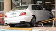 スーパーに車突っ込み客1人けが　79歳男性が運転　「アクセルとブレーキを間違えた」　栃木・下野市