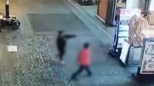 カニオブジェ破壊の2人 謝罪していた 行為の理由