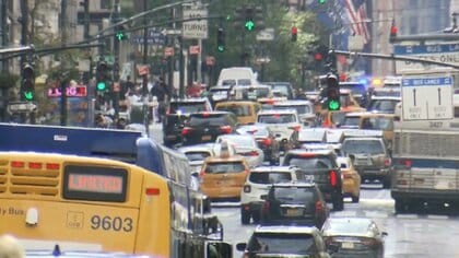 アメリカGDP4.3％増　7-9月期予想上回る