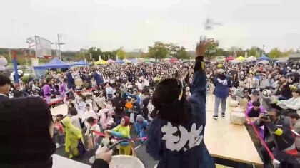 熱気！国内最大級3万個のもちまき　全国もちフェスティバル　岩手県一関市