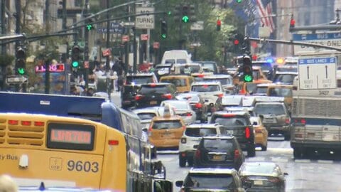 アメリカGDP4.3％増　7-9月期予想上回る