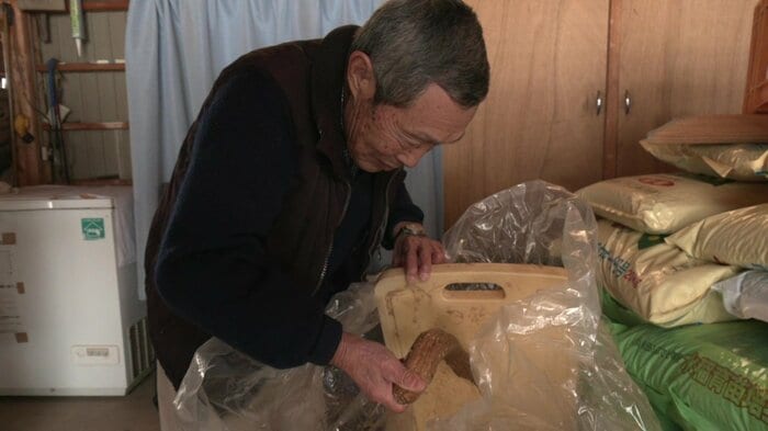 高橋さんは“趣味”でいぶりがっこ作りを楽しむ