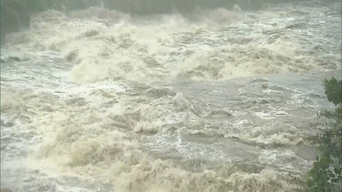 沼津市などを流れる黄瀬川が増水(6月2日)