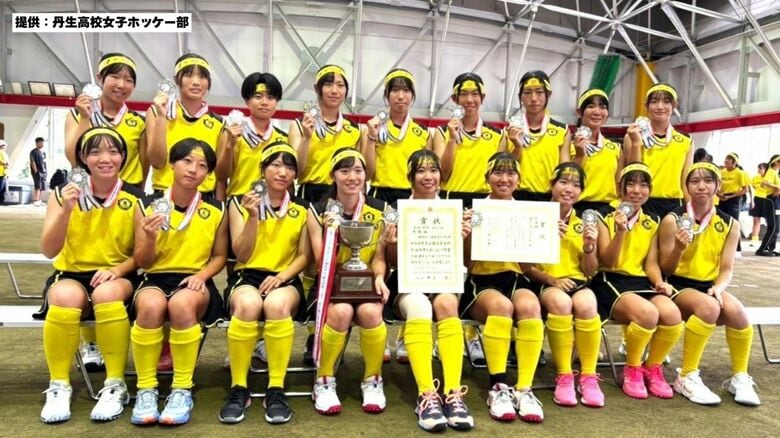 【インターハイ】ホッケー男女とも丹生高校が準優勝　女子は逆転負けで5連覇ならず　男子は3年ぶりの優勝逃す｜FNNプライムオンライン