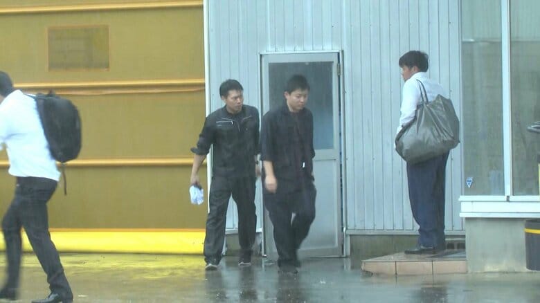 “赤茶色の汚水”排出を確認…基準値の最大約33倍の油を含んだ排水を海に流した疑い 海保が水産加工会社を家宅捜索｜FNNプライムオンライン